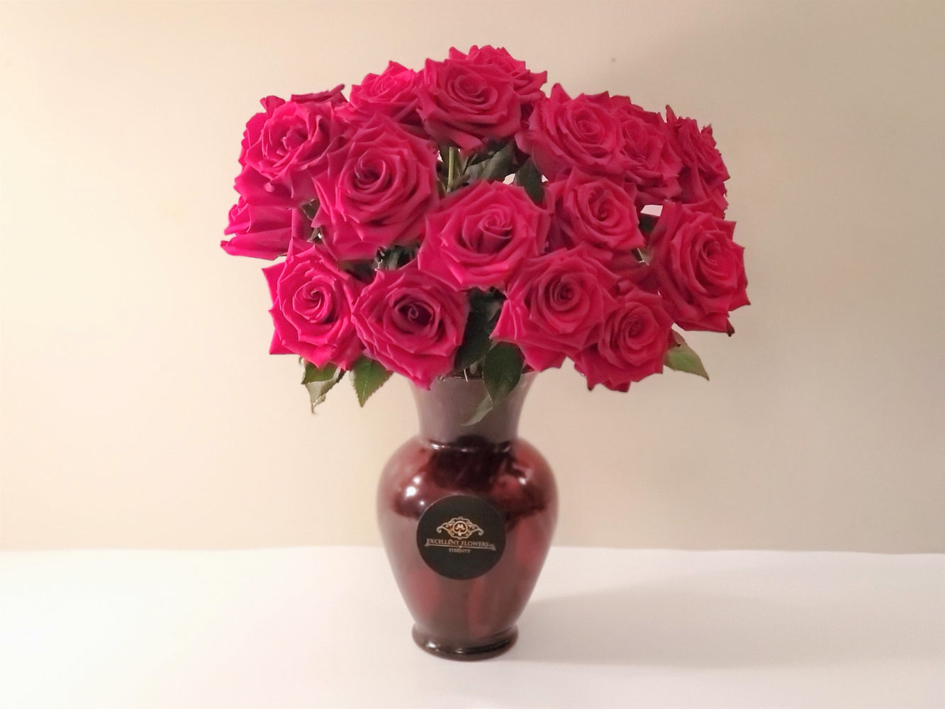 Rose Love  Arrangement with Vase I FREE SHIPPING